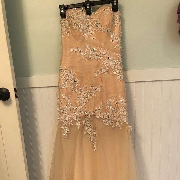 Blush colored prom dress - Picture 3 of 4